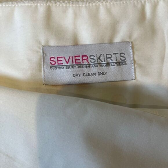 Sevier Skirt Cream Textured Polka Dot Fully Lined Mini Side Zip Size Small - Picture 4 of 8
